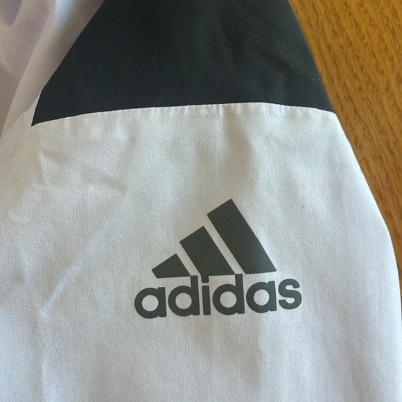 Adidas women’s waterproof jacket in lilac and navy blue size medium - Picture 5 of 9